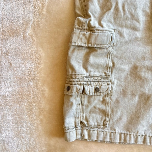 Vintage Y2K Baggy Khaki Cargo Shorts - Picture 6 of 6